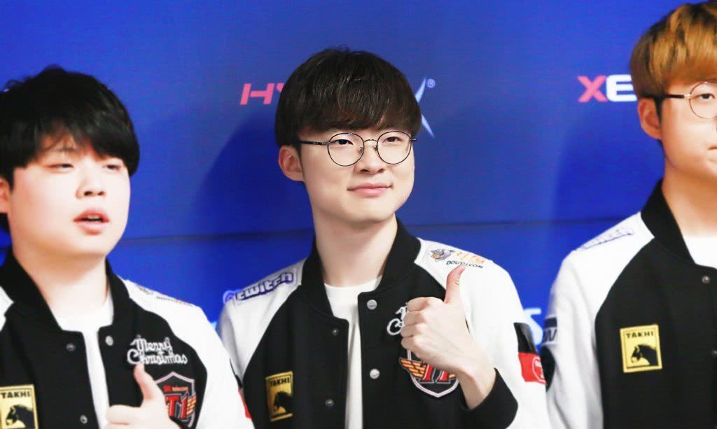 NiP和 Fnatic 在StarLadder布达佩斯Major 2025第一阶段的第三轮中取得胜利